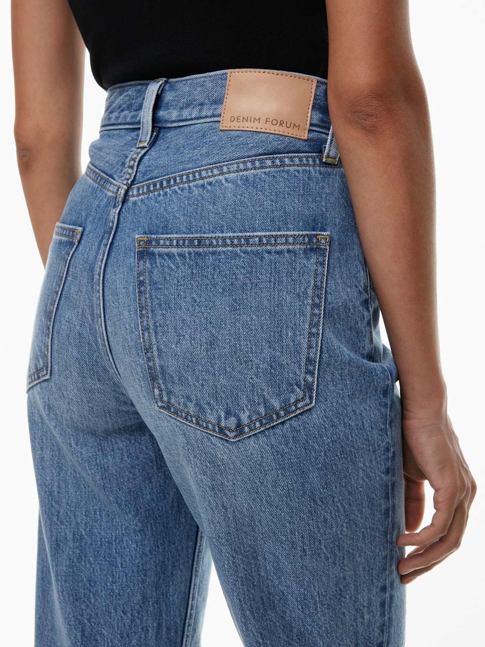 Aritzia Denim Forum The Joni High Rise Loose 29l Size 24 Blue Wash Everyday Wear - Picture 2 of 15